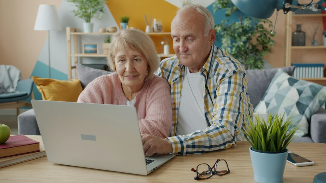 elderly person learning technology
